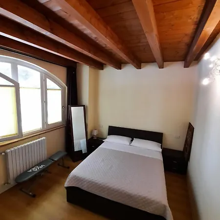 Apartament Silenzioso, Posto Auto, 2km Da Lodi, 30 Km Da Milano *